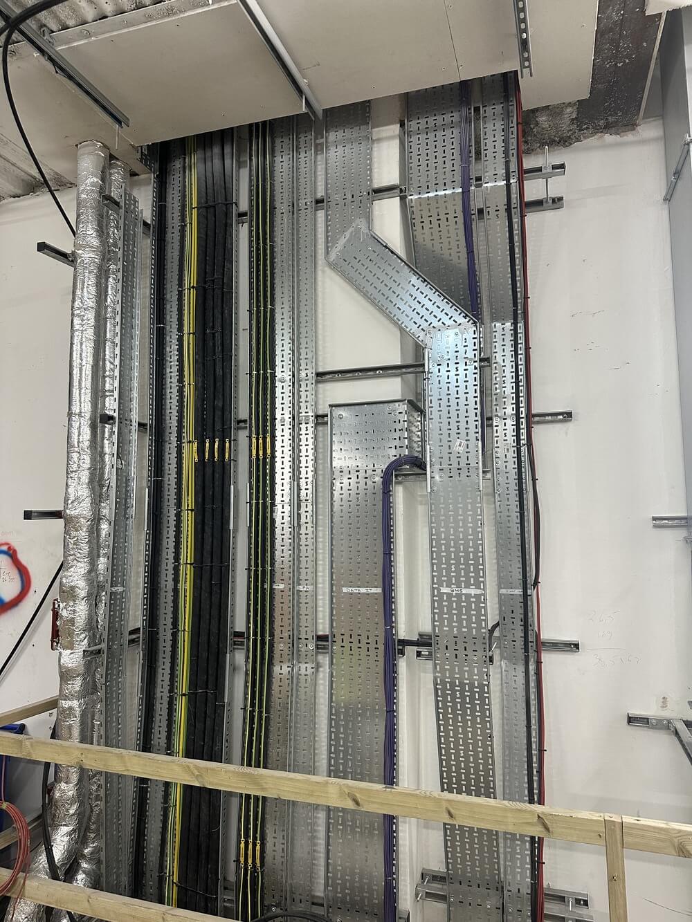 Industrial Cable Trays with Structured Power and Control Cable Management